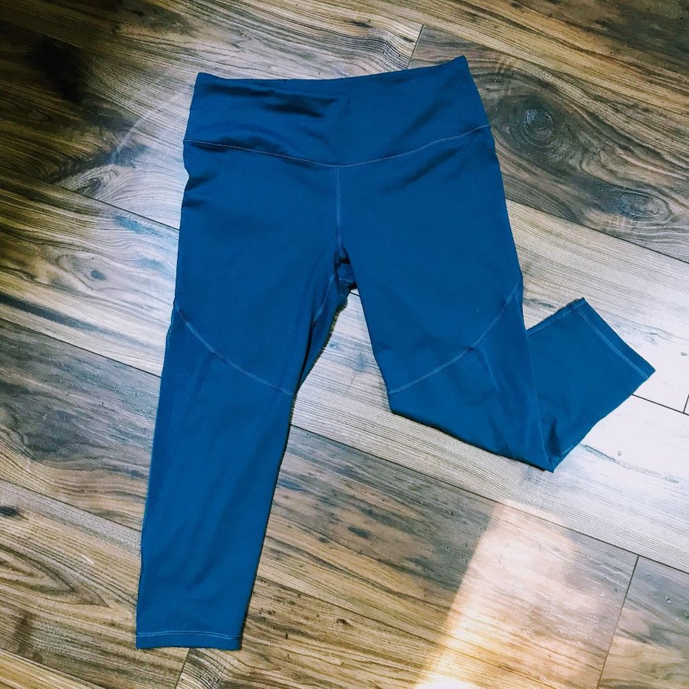 Victoria's Secret Sport Knockout Capri workout pant